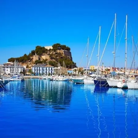 Seas The Day! Marina View Apartment *